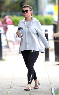 Coleen Rooney feet photo thumbnail