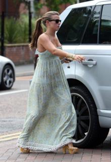 Coleen Rooney feet photo thumbnail