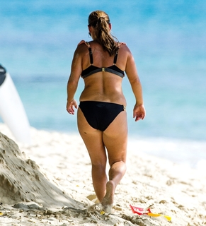 Coleen Rooney feet photo thumbnail