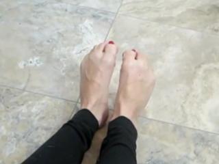 Colette Butler feet photo 17
