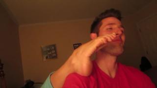 Colleen Ballinger feet photo thumbnail