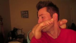 Colleen Ballinger feet photo thumbnail