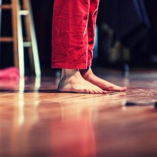 Colleen Ballinger feet photo thumbnail