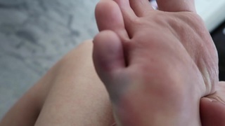 Colleen Ballinger feet photo thumbnail