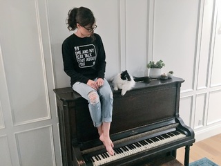 Colleen Ballinger feet photo thumbnail