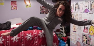 Colleen Ballinger feet photo thumbnail