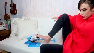 Colleen Ballinger feet photo thumbnail