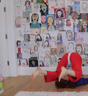 Colleen Ballinger feet photo thumbnail