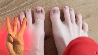 Colleen Ballinger feet photo thumbnail