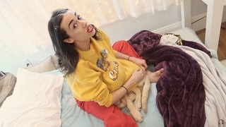 Colleen Ballinger feet photo thumbnail