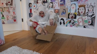 Colleen Ballinger feet photo thumbnail