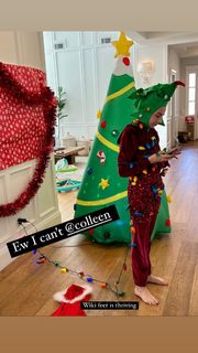 Colleen Ballinger feet photo thumbnail