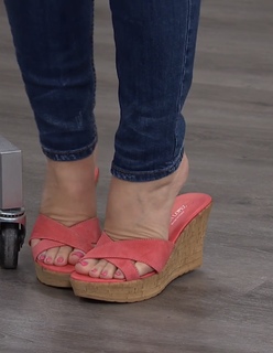 Colleen Lopez feet photo 10
