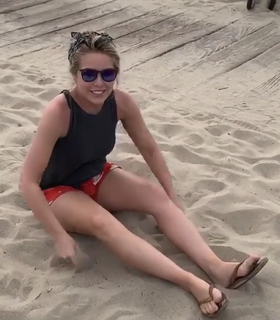 Colleen Wolfe feet photo thumbnail