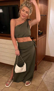 Colleen Wolfe feet photo thumbnail