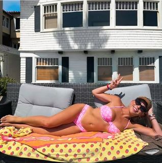 Colleen Wolfe feet photo thumbnail