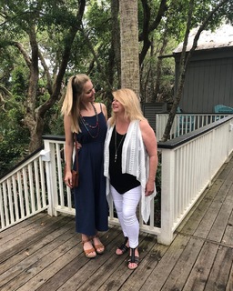 Collette Wolfe feet photo thumbnail