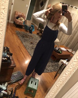 Collette Wolfe feet photo thumbnail