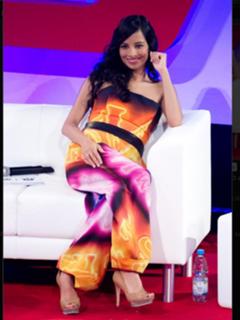Collien Ulmen-Fernandes feet photo thumbnail
