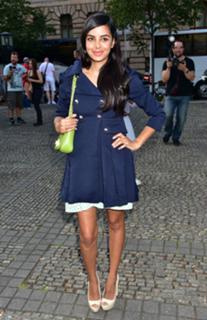 Collien Ulmen-Fernandes feet photo thumbnail