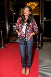 Collien Ulmen-Fernandes feet photo thumbnail