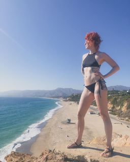 Comic Book Girl 19 feet photo 11