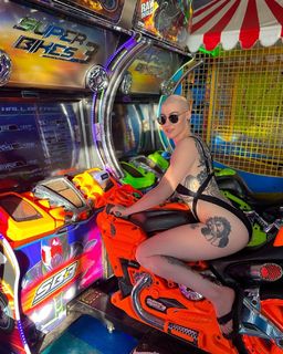 Comic Book Girl 19 feet photo 18