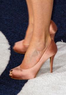 Connie Britton feet photo thumbnail