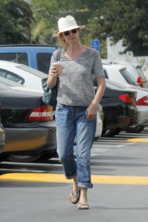 Connie Britton feet photo thumbnail