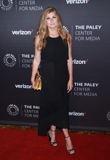 Connie Britton feet photo thumbnail