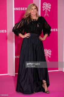 Connie Britton feet photo thumbnail