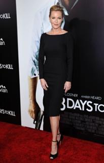 Connie Nielsen feet photo thumbnail