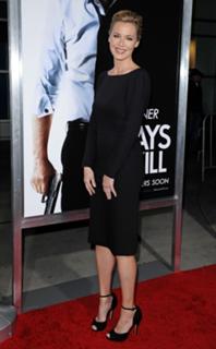 Connie Nielsen feet photo thumbnail