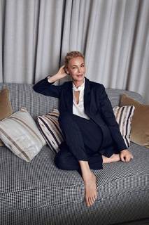 Connie Nielsen feet photo thumbnail