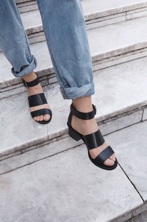 Constance Jablonski feet photo 1