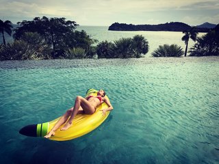 Constance Jablonski feet photo 3