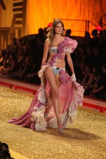 Constance Jablonski feet photo 15