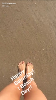 Constance Marie feet photo thumbnail