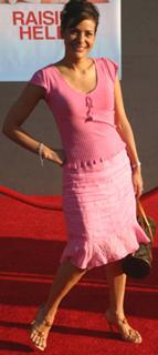 Constance Marie feet photo thumbnail