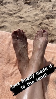 Constance Marie feet photo thumbnail