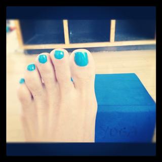 Constance Marie feet photo thumbnail