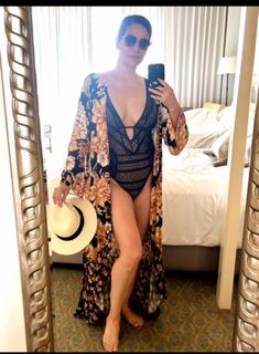 Constance Marie feet photo thumbnail