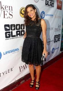 Constance Marie feet photo thumbnail