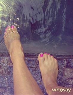 Constance Marie feet photo thumbnail