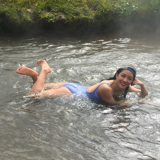 Constance Wu feet photo thumbnail