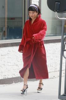 Constance Wu feet photo thumbnail