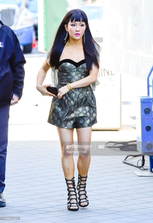 Constance Wu feet photo thumbnail