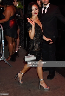 Constance Wu feet photo thumbnail