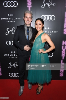 Constance Wu feet photo thumbnail