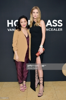 Constance Wu feet photo thumbnail